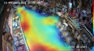 Image d’une boutique alimentaire vue de dessus avec une carte thermique indiquant les zones les plus fréquentées